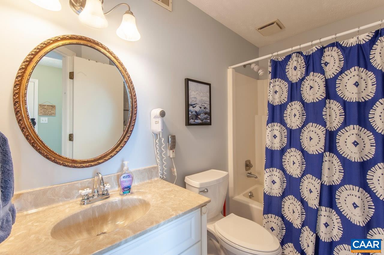 714 Laurelwood Condos