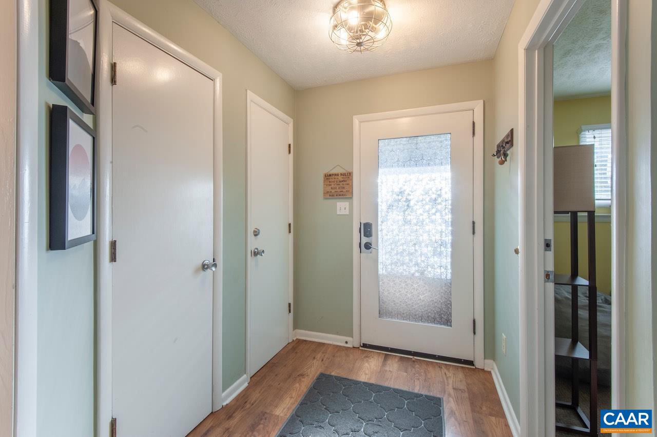 714 Laurelwood Condos