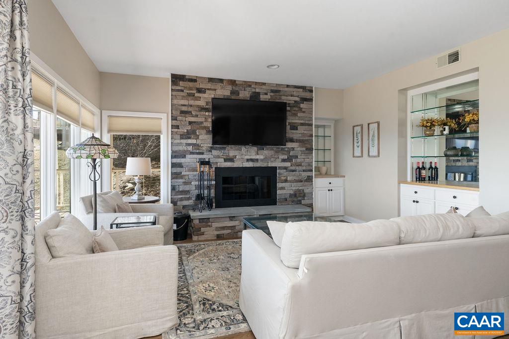1637 Overlook Condos