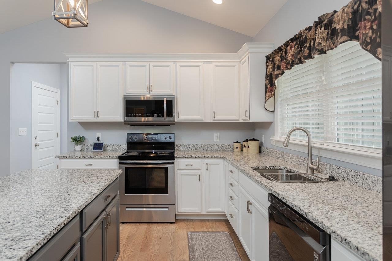 215 Heather Ln