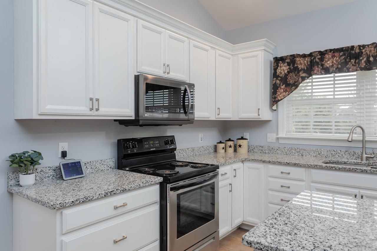 215 Heather Ln