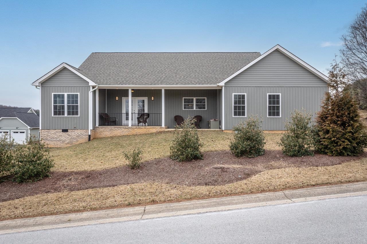 215 Heather Ln