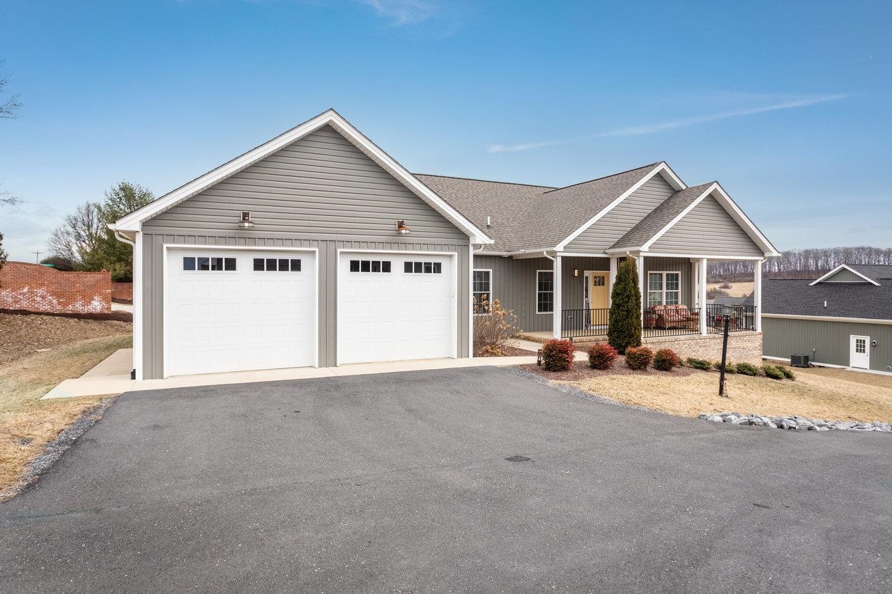 215 Heather Ln