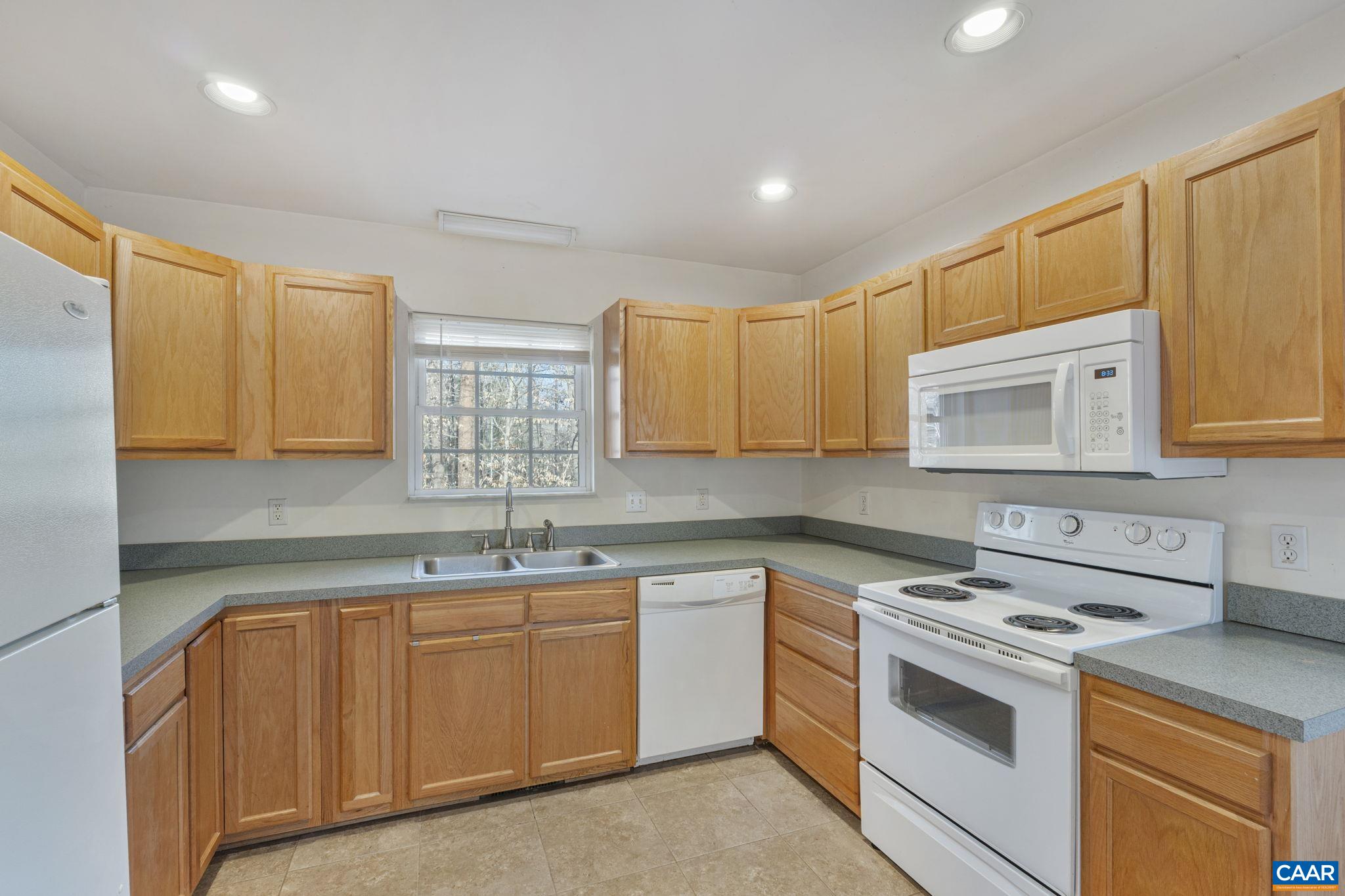 39 Riverside Dr