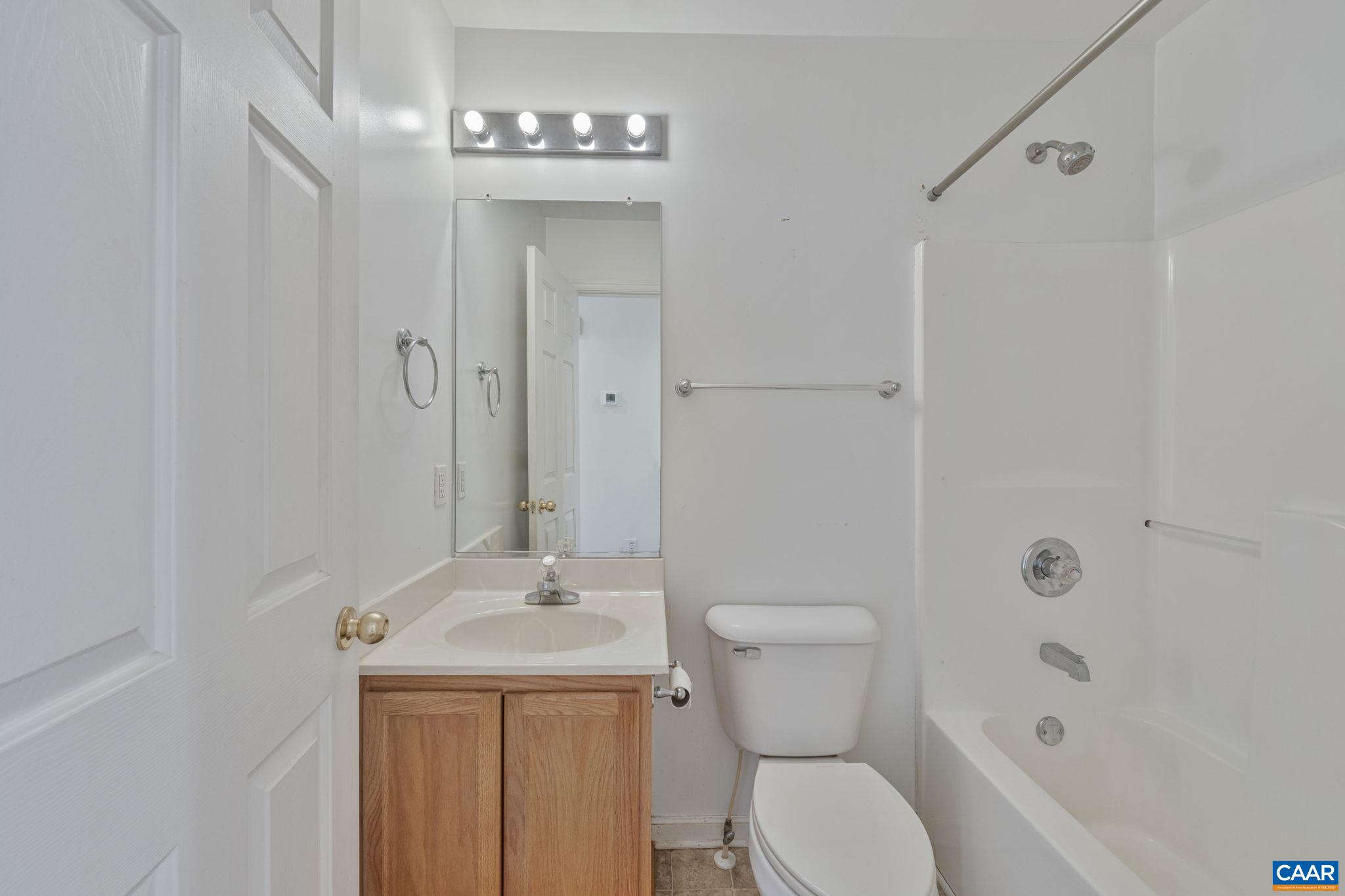 39 Riverside Dr