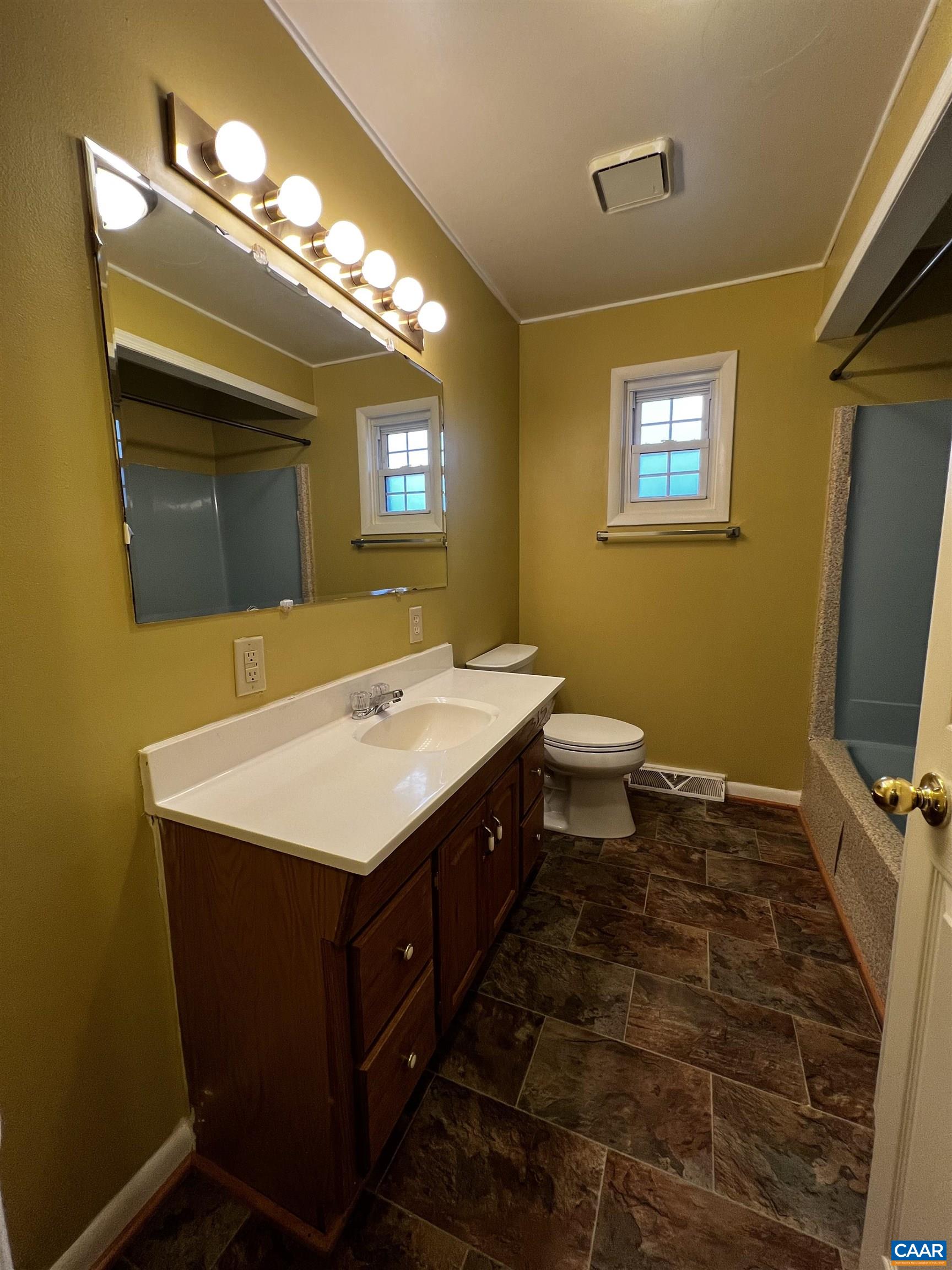 1535 Estaline Valley Rd