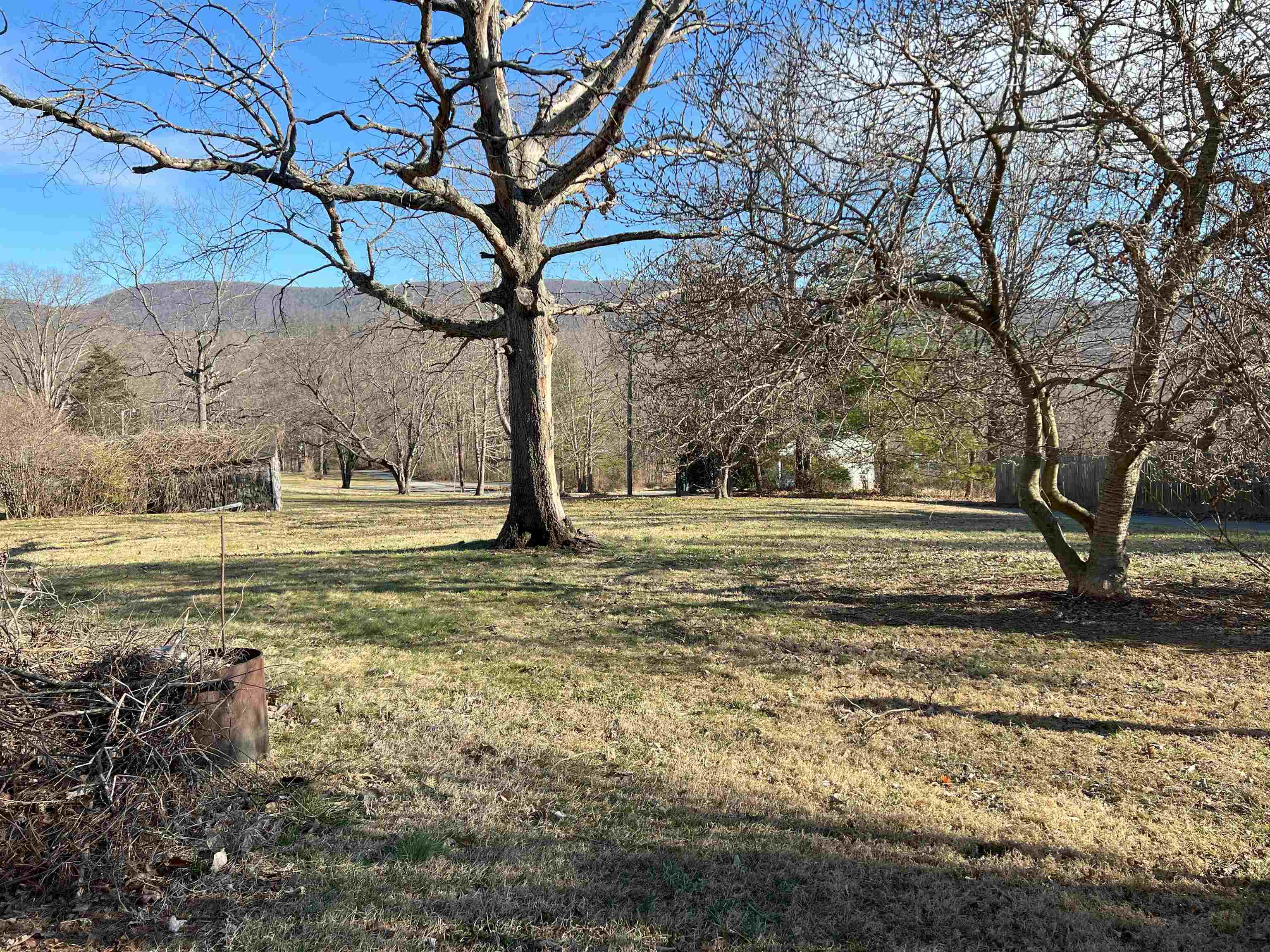 6 Misty Ridge Ln