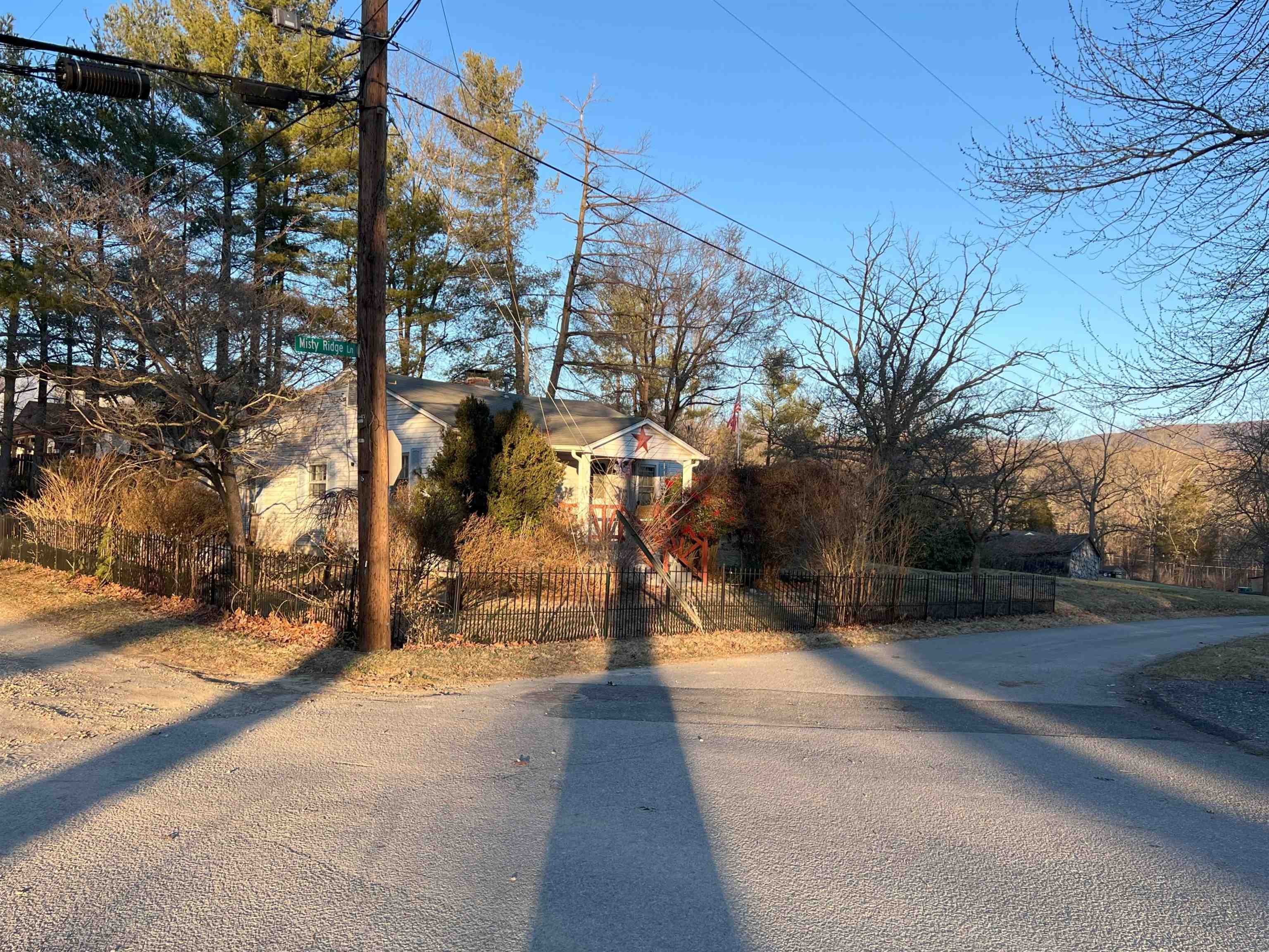 6 Misty Ridge Ln