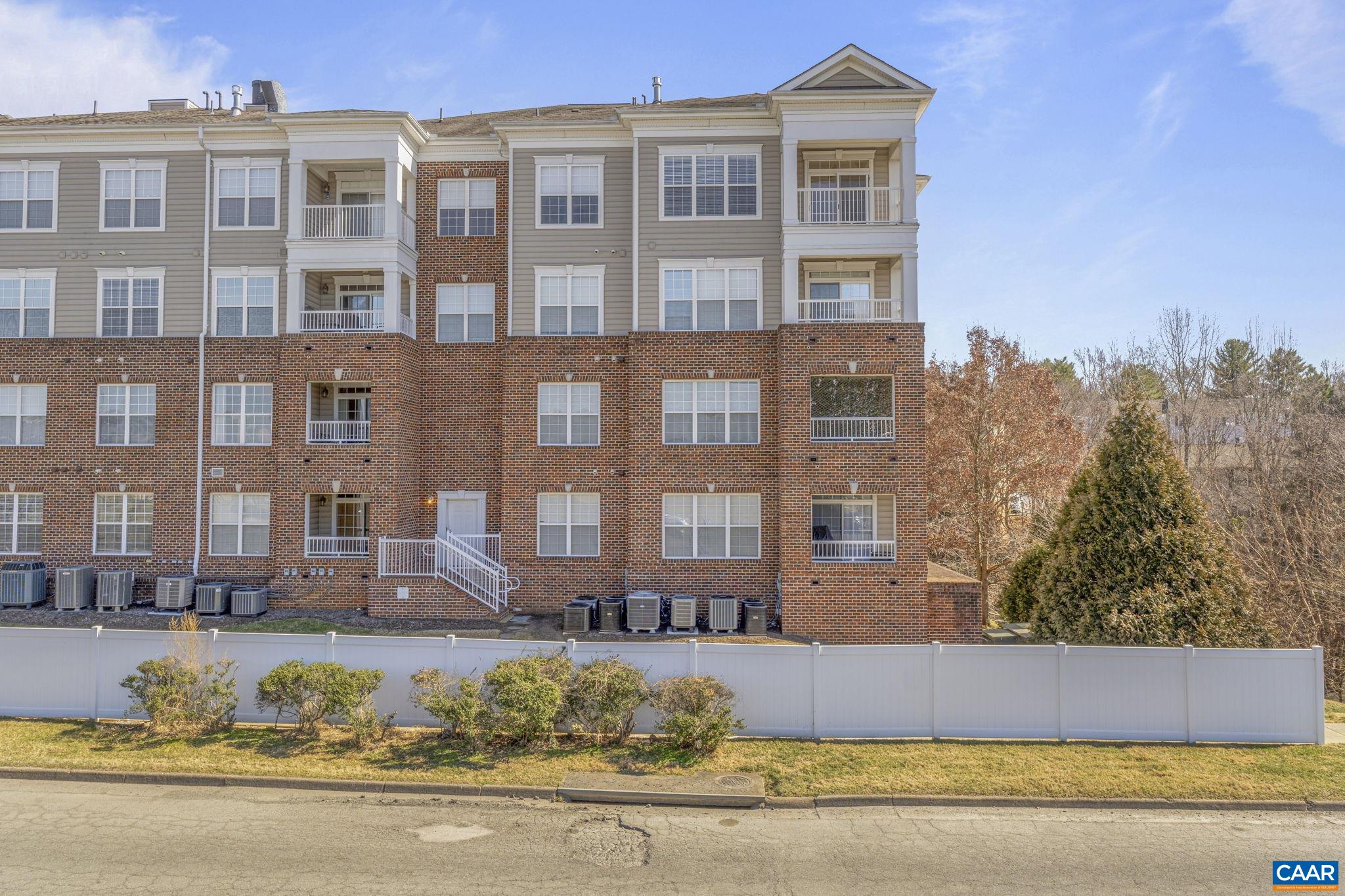 1051 Glenwood Station Ln