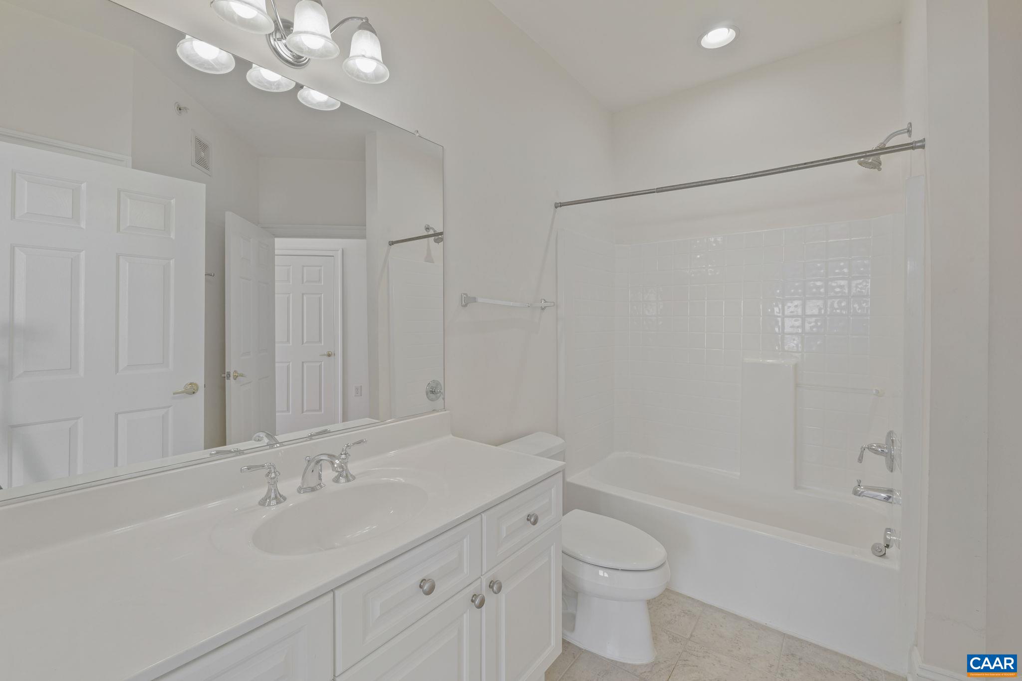 1051 Glenwood Station Ln
