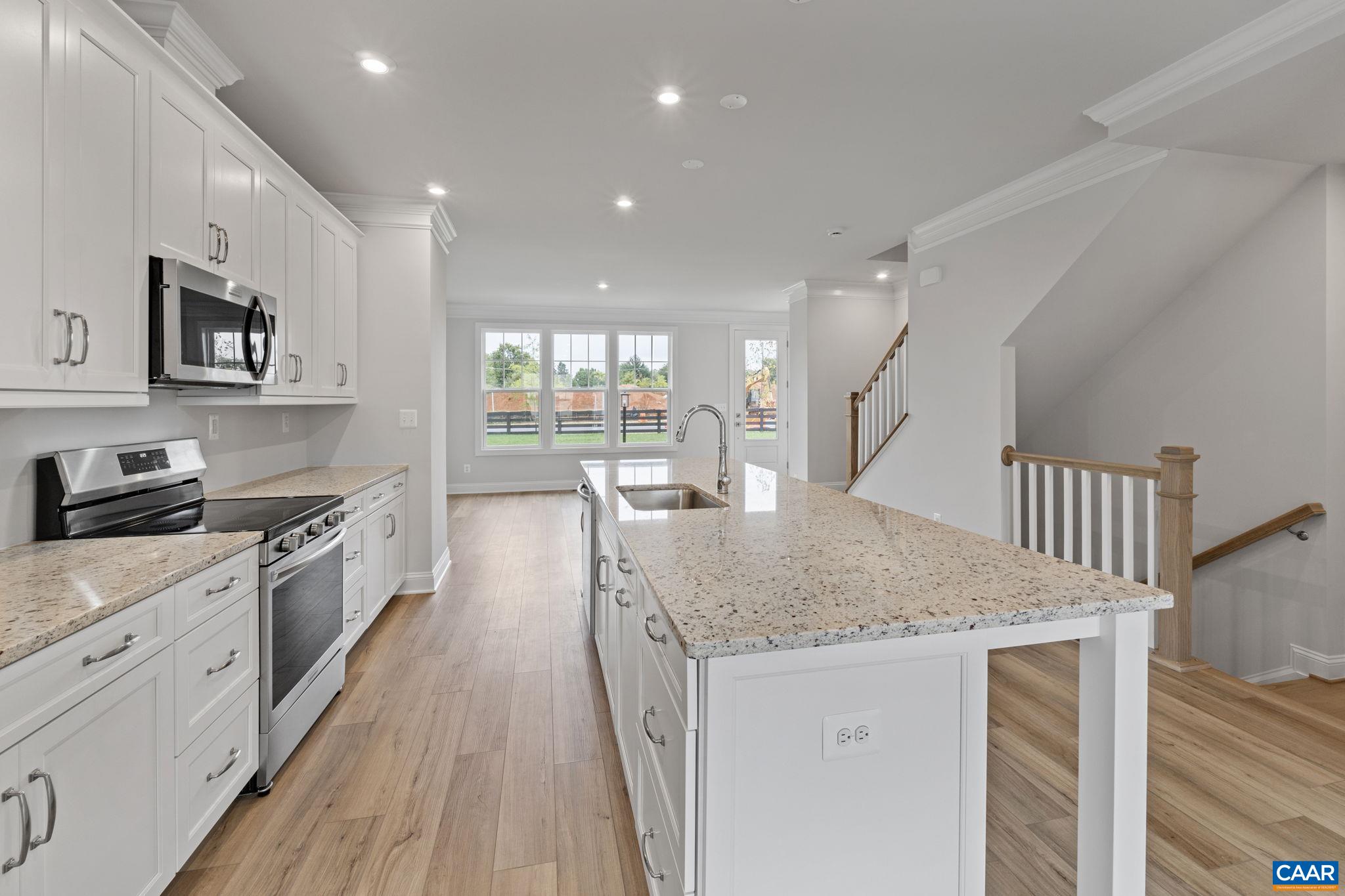 34 Lindley Ln