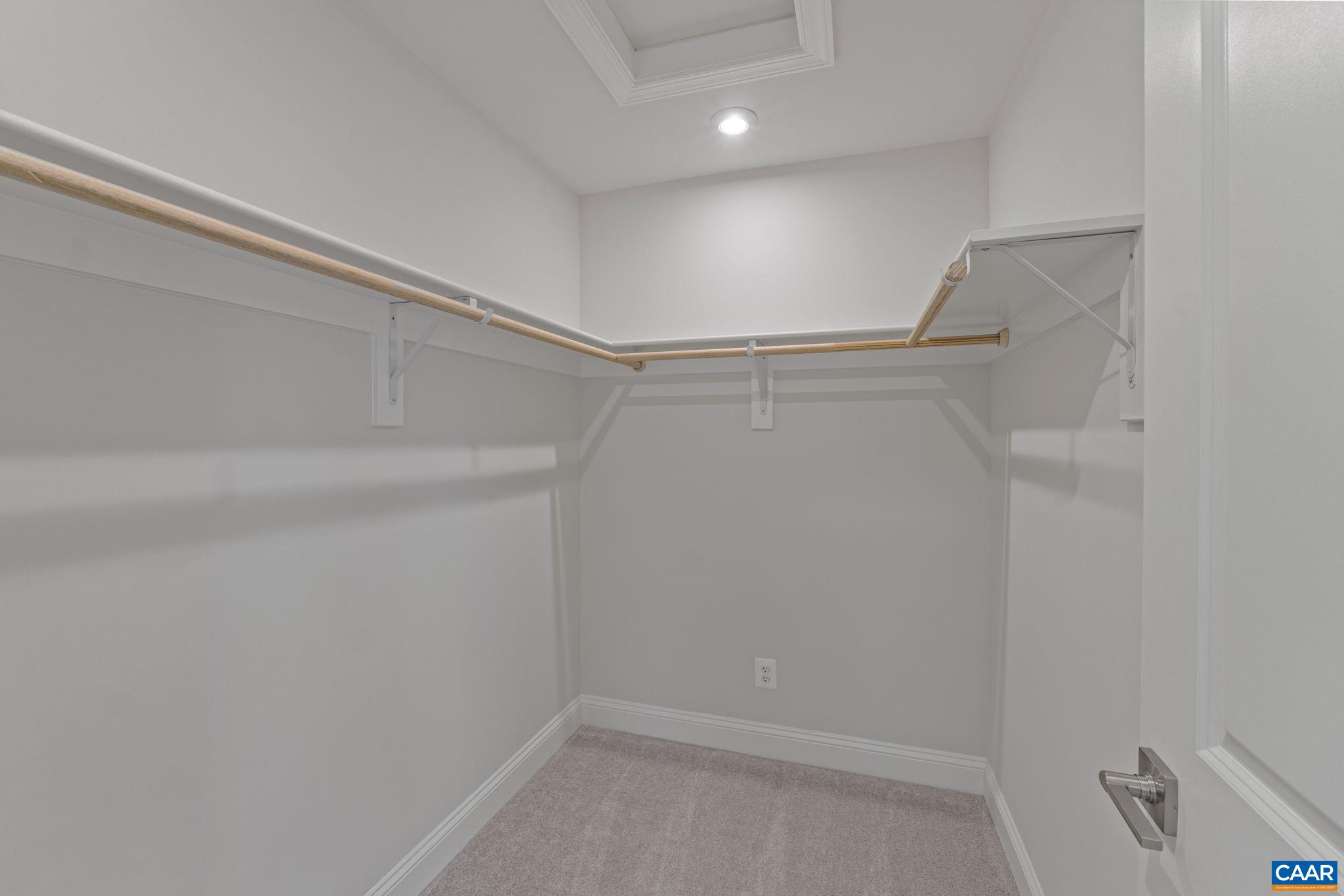 34 Lindley Ln