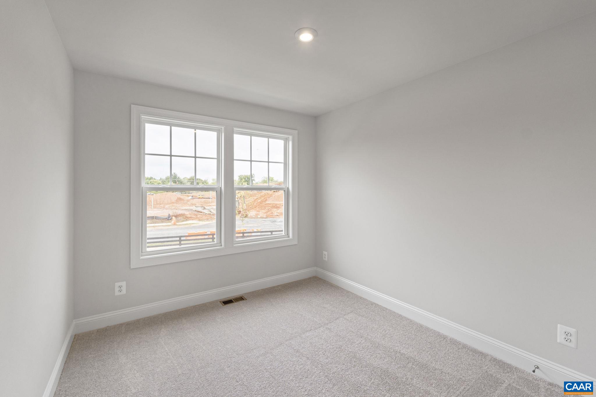 34 Lindley Ln