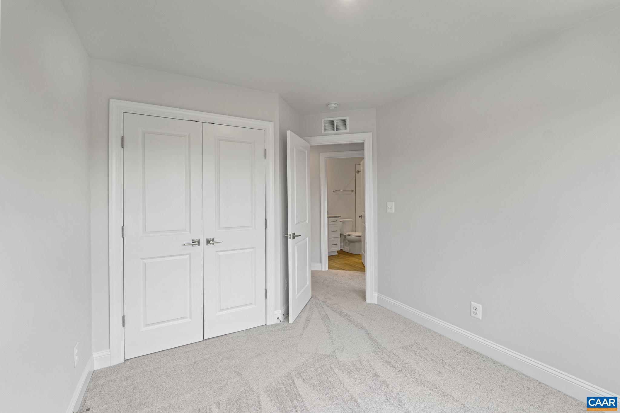 34 Lindley Ln
