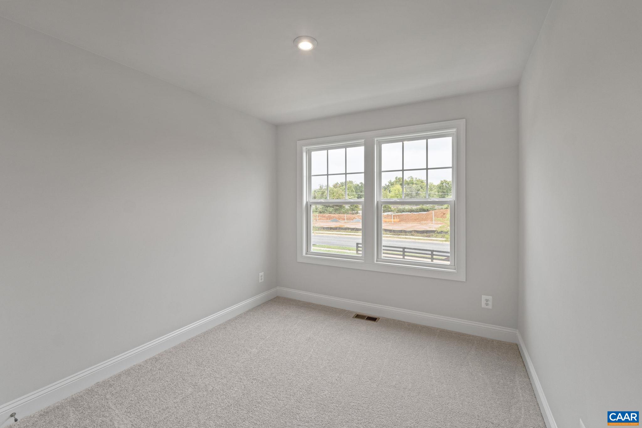 34 Lindley Ln