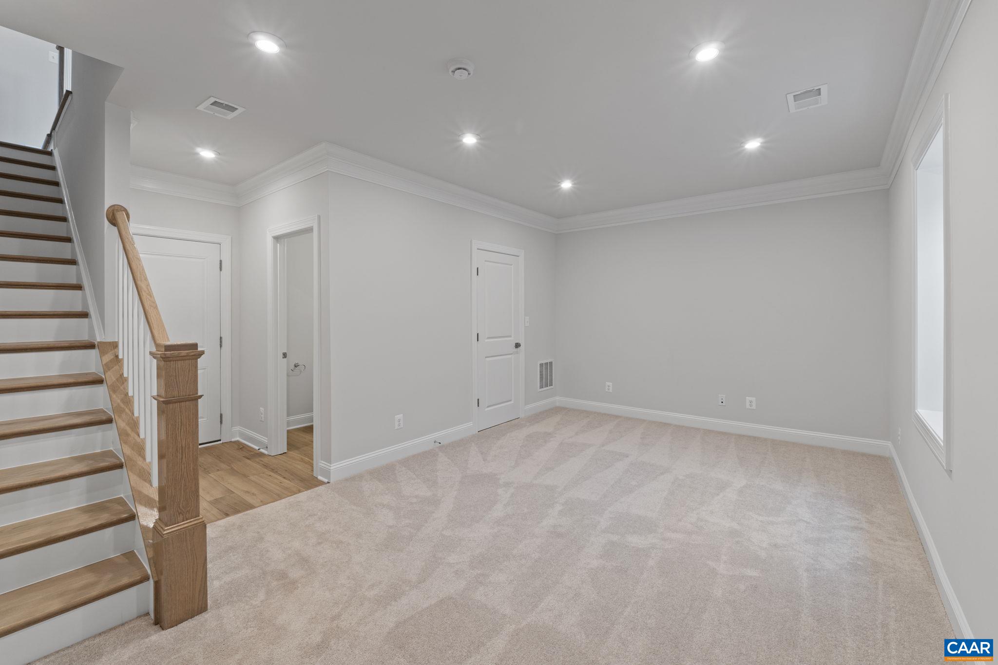 34 Lindley Ln