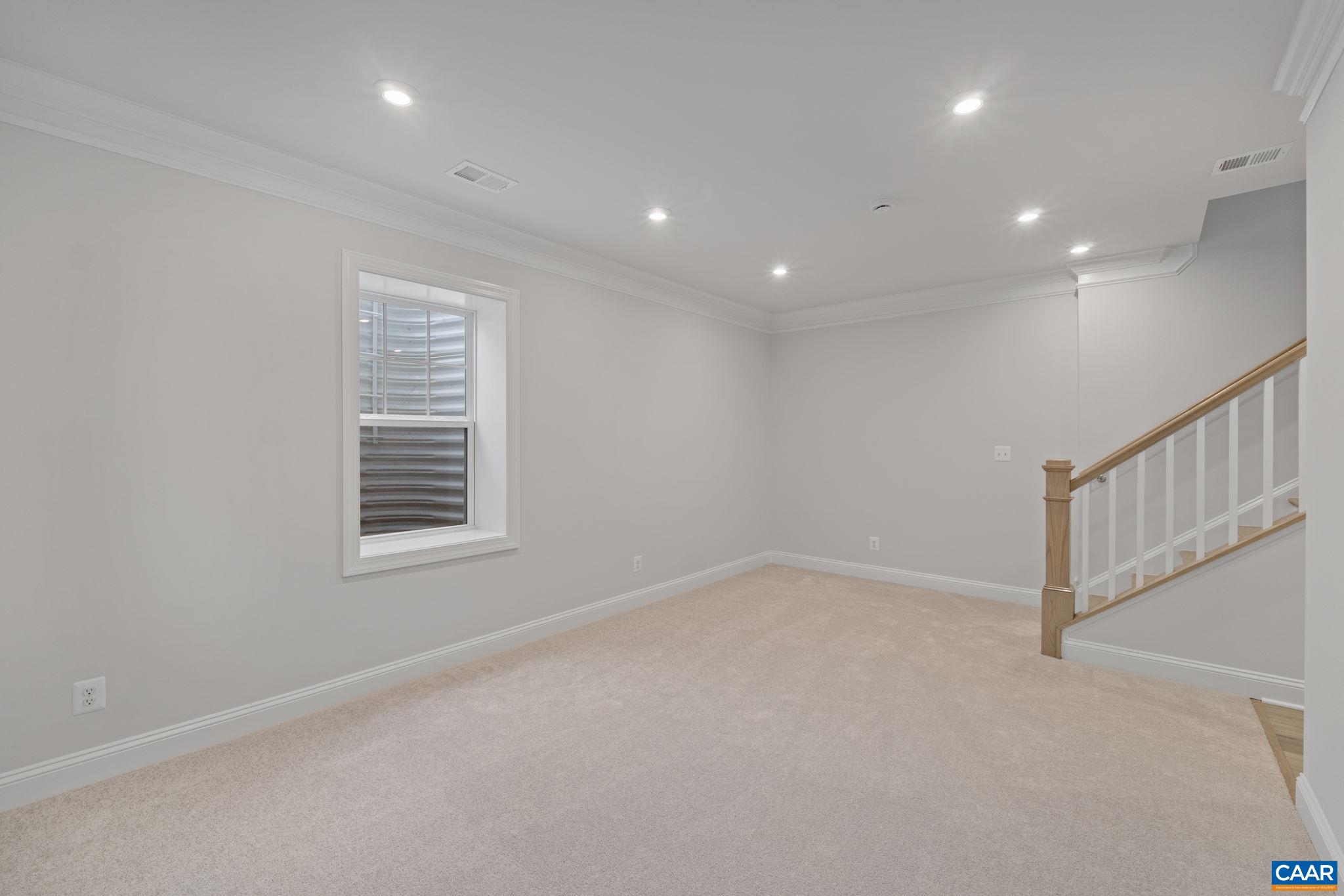 34 Lindley Ln