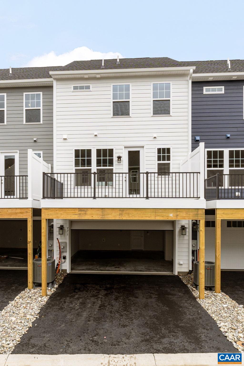 34 Lindley Ln