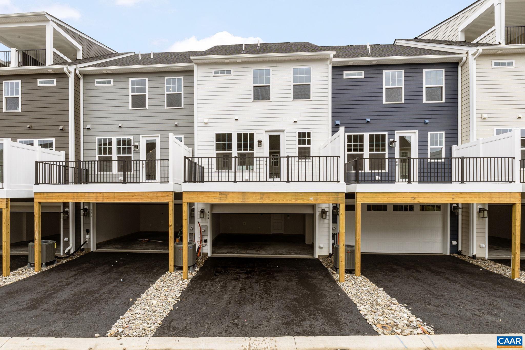 34 Lindley Ln