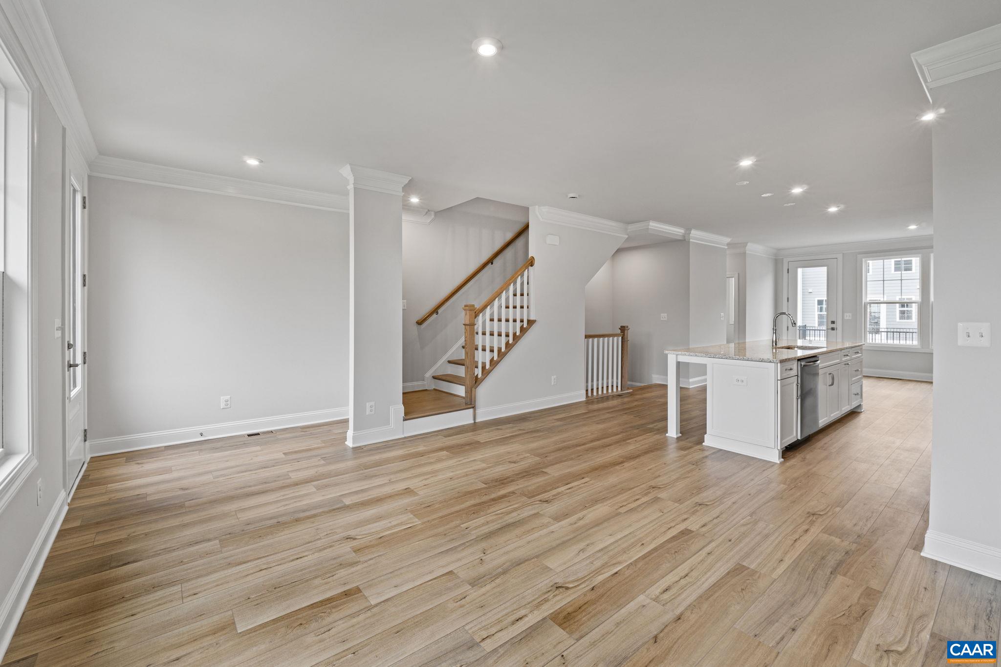 34 Lindley Ln