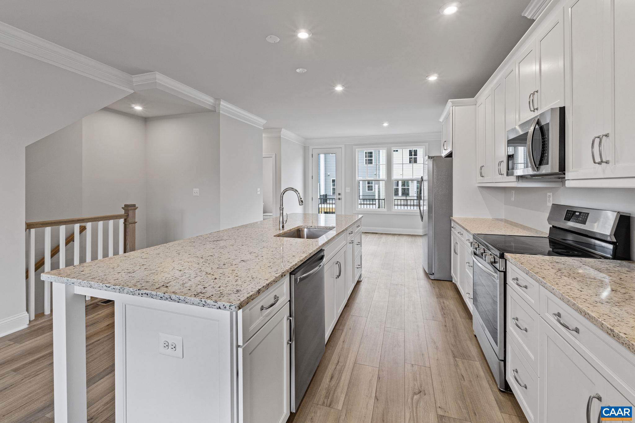 34 Lindley Ln