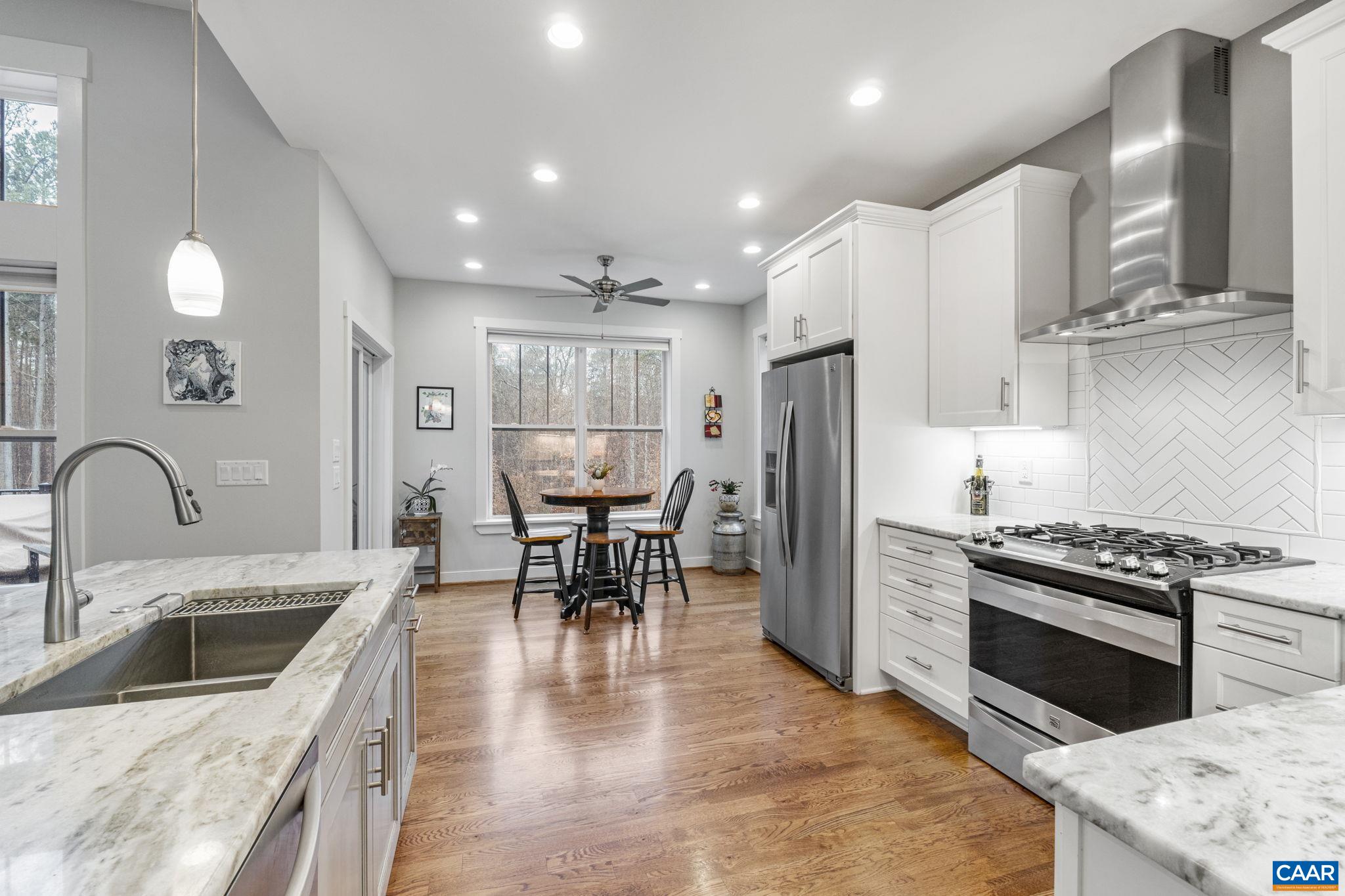 100 Pine Shadow Ct
