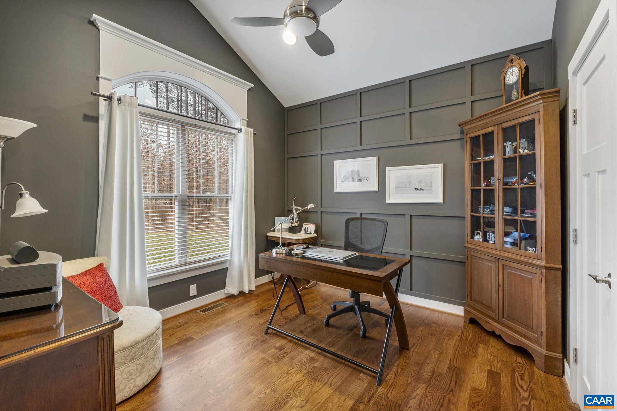100 Pine Shadow Ct