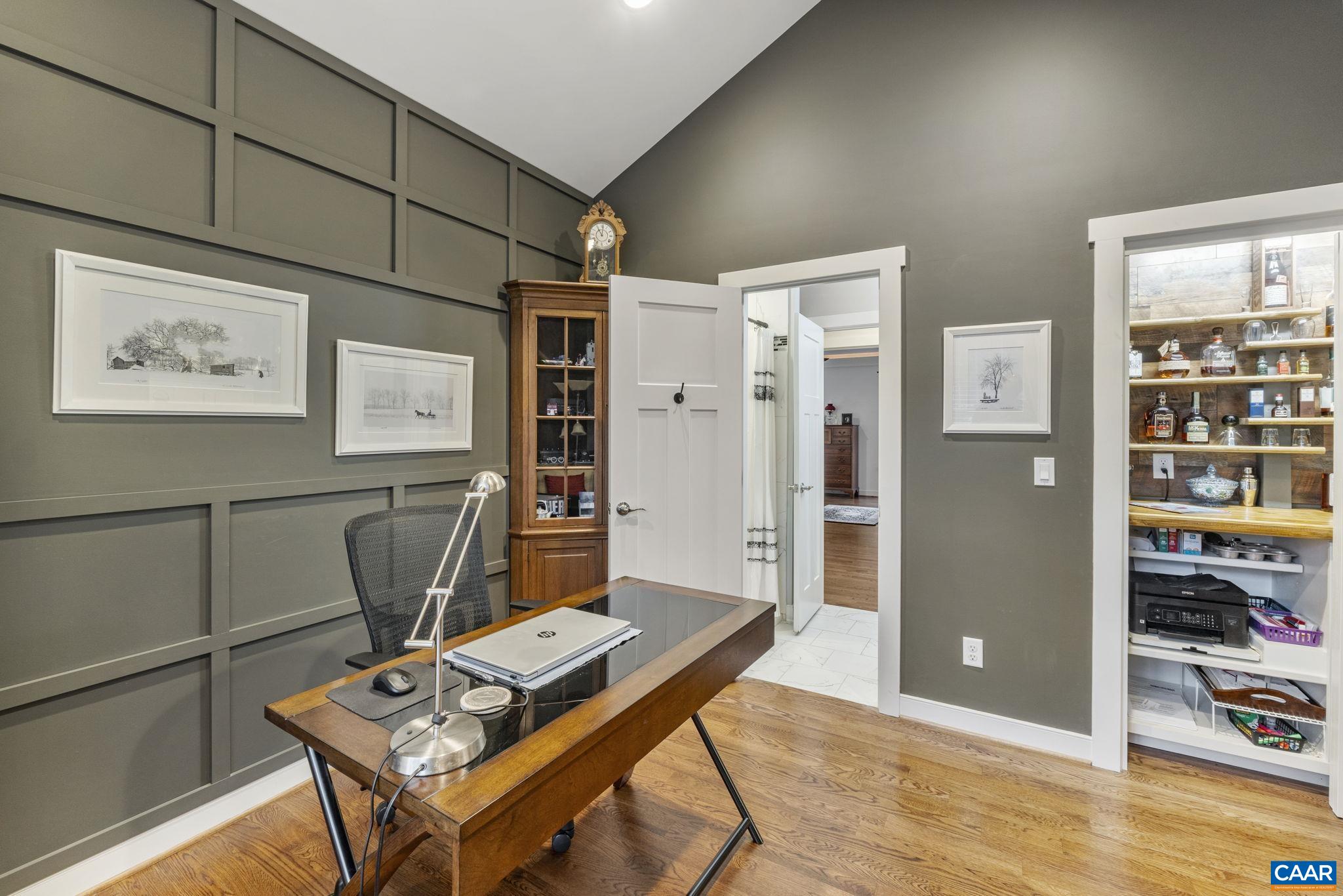 100 Pine Shadow Ct