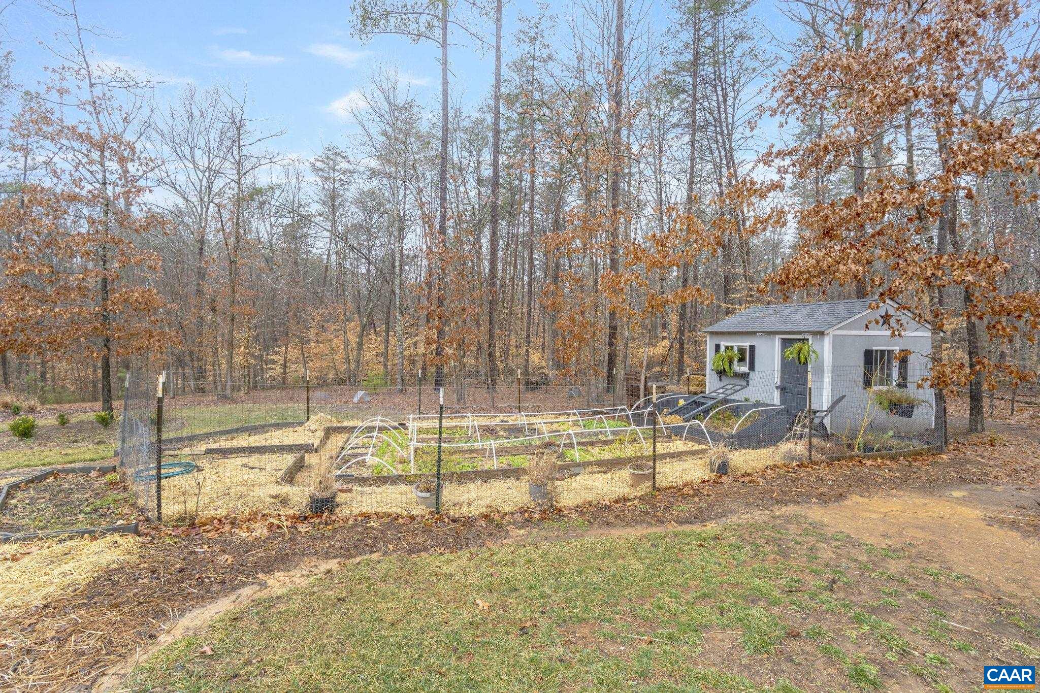 100 Pine Shadow Ct