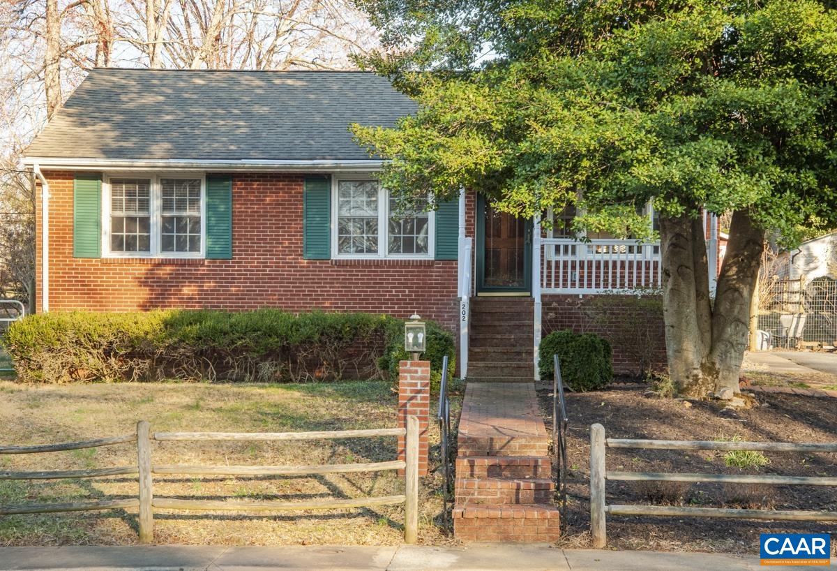 202 Azalea Dr