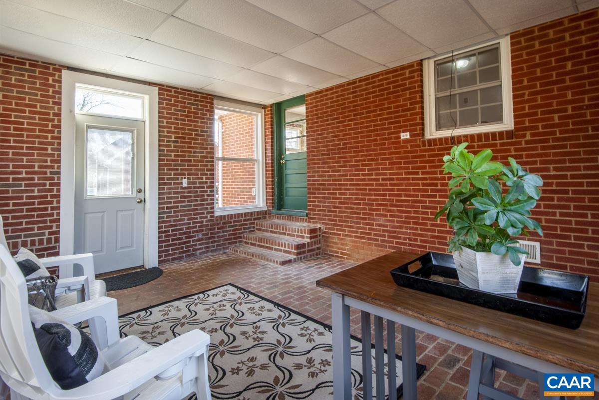 202 Azalea Dr