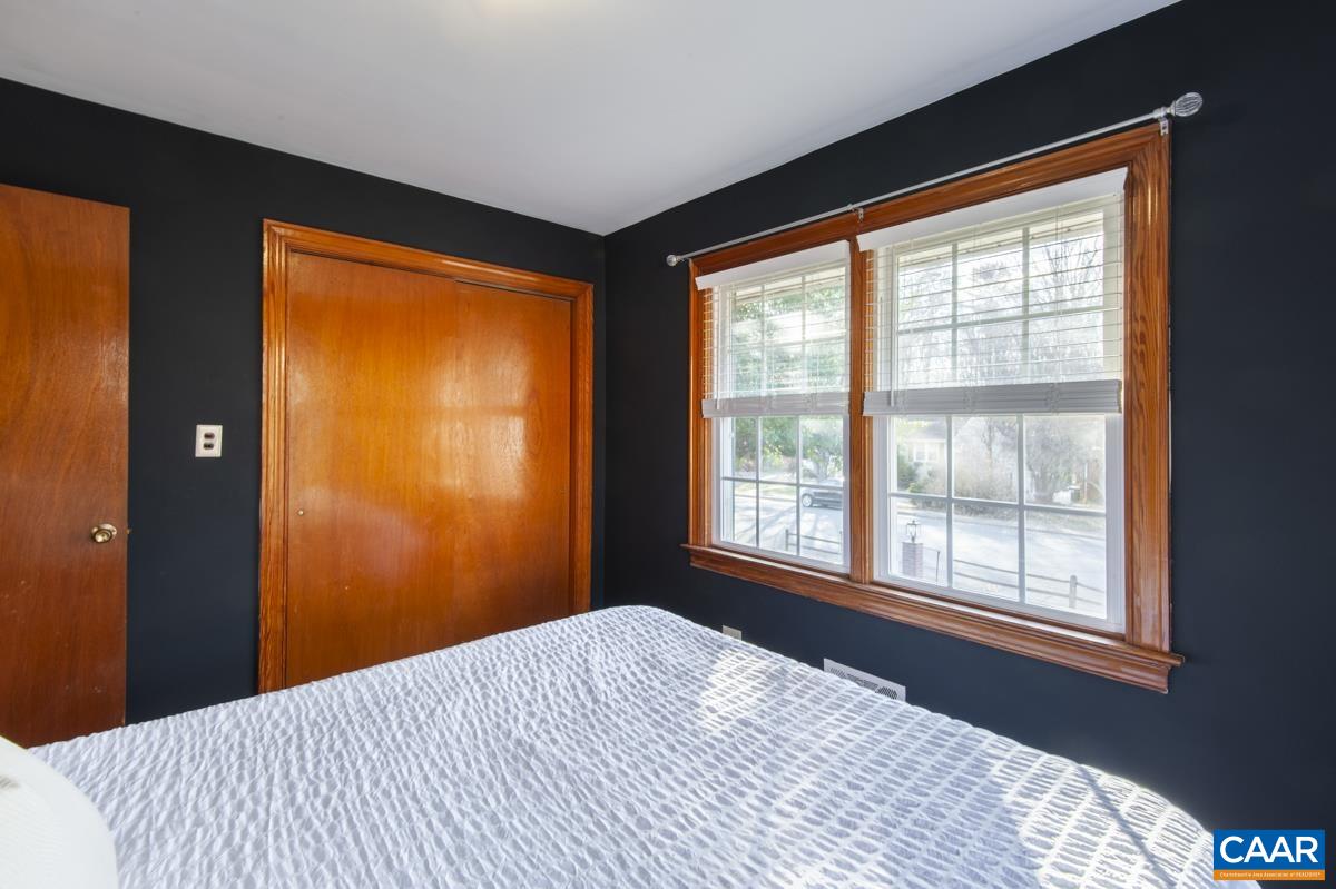 202 Azalea Dr