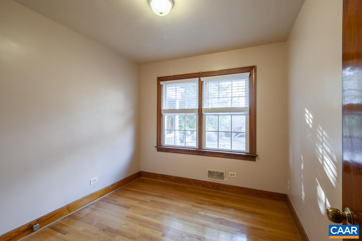 202 Azalea Dr