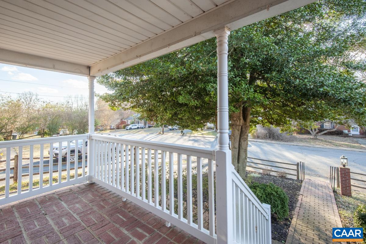 202 Azalea Dr