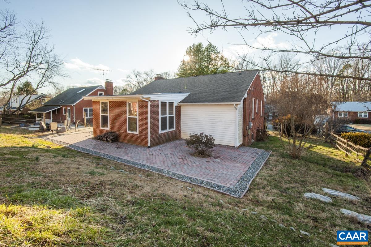 202 Azalea Dr