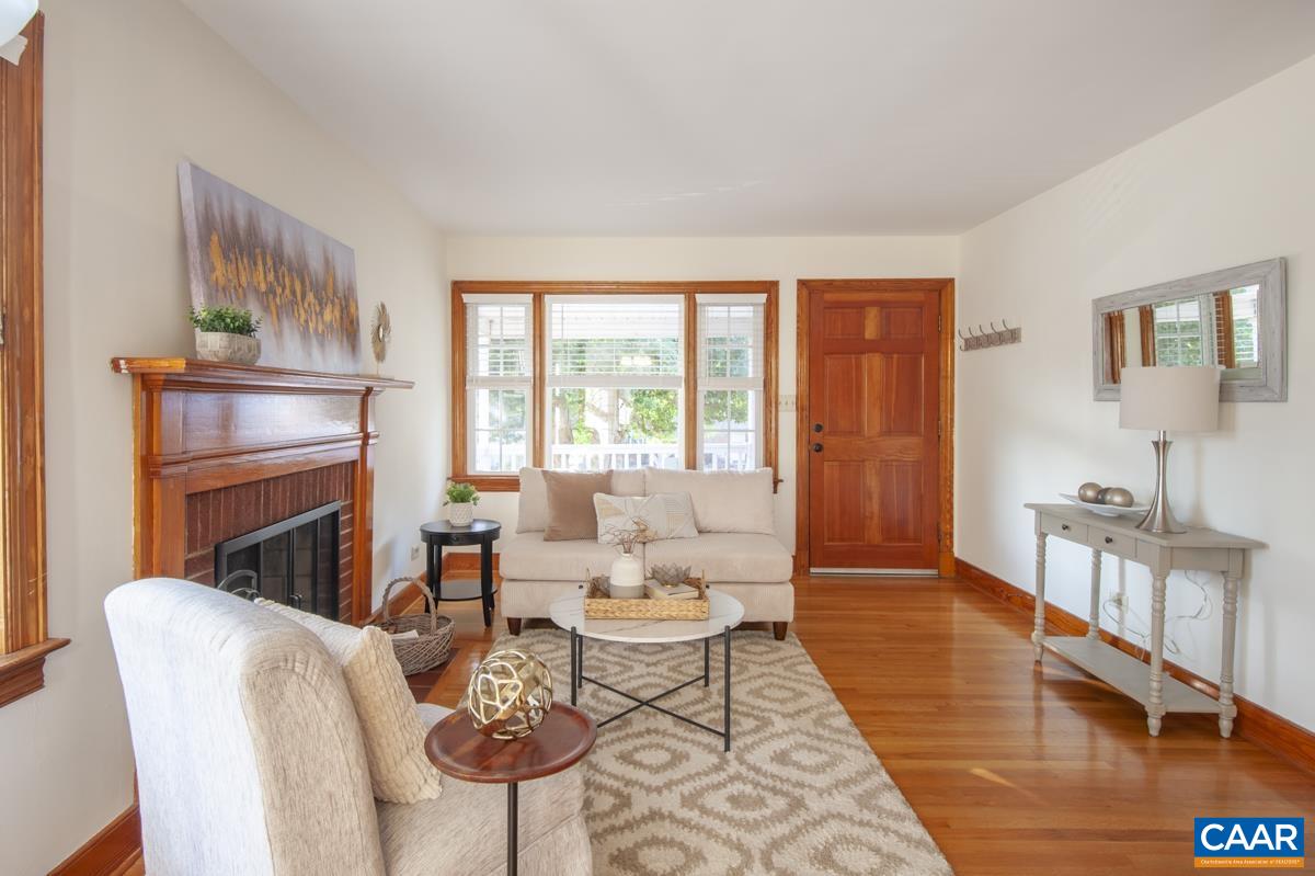 202 Azalea Dr