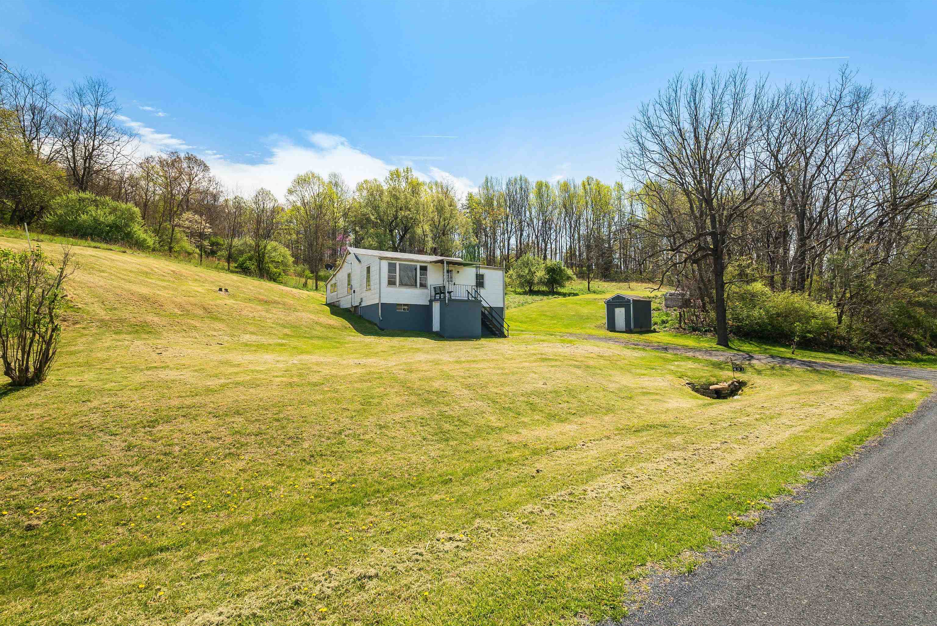 431 Smoky Row Rd