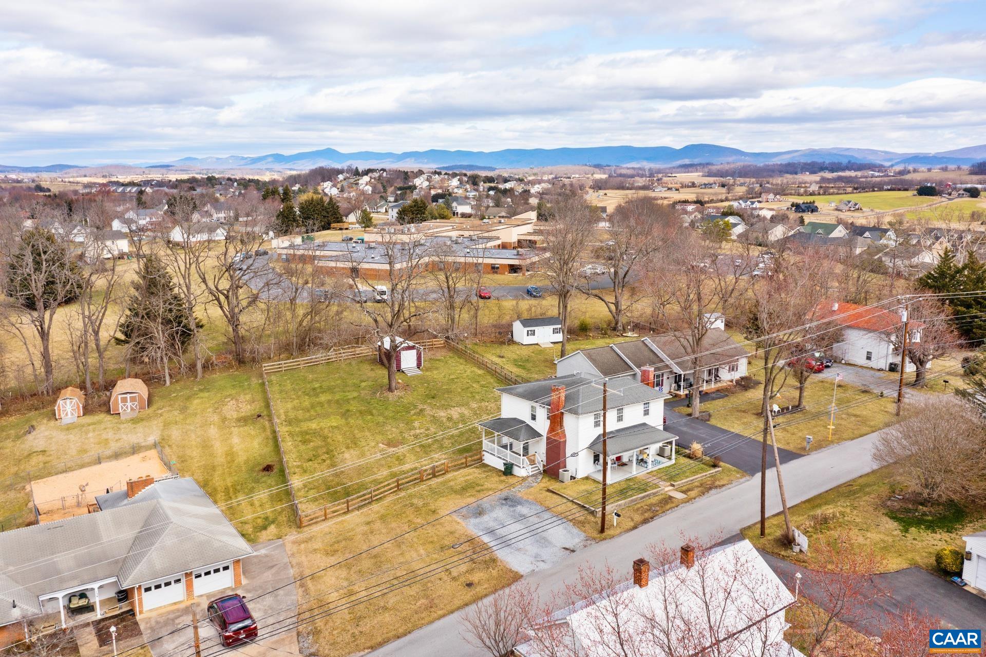 142 Fishersville Rd