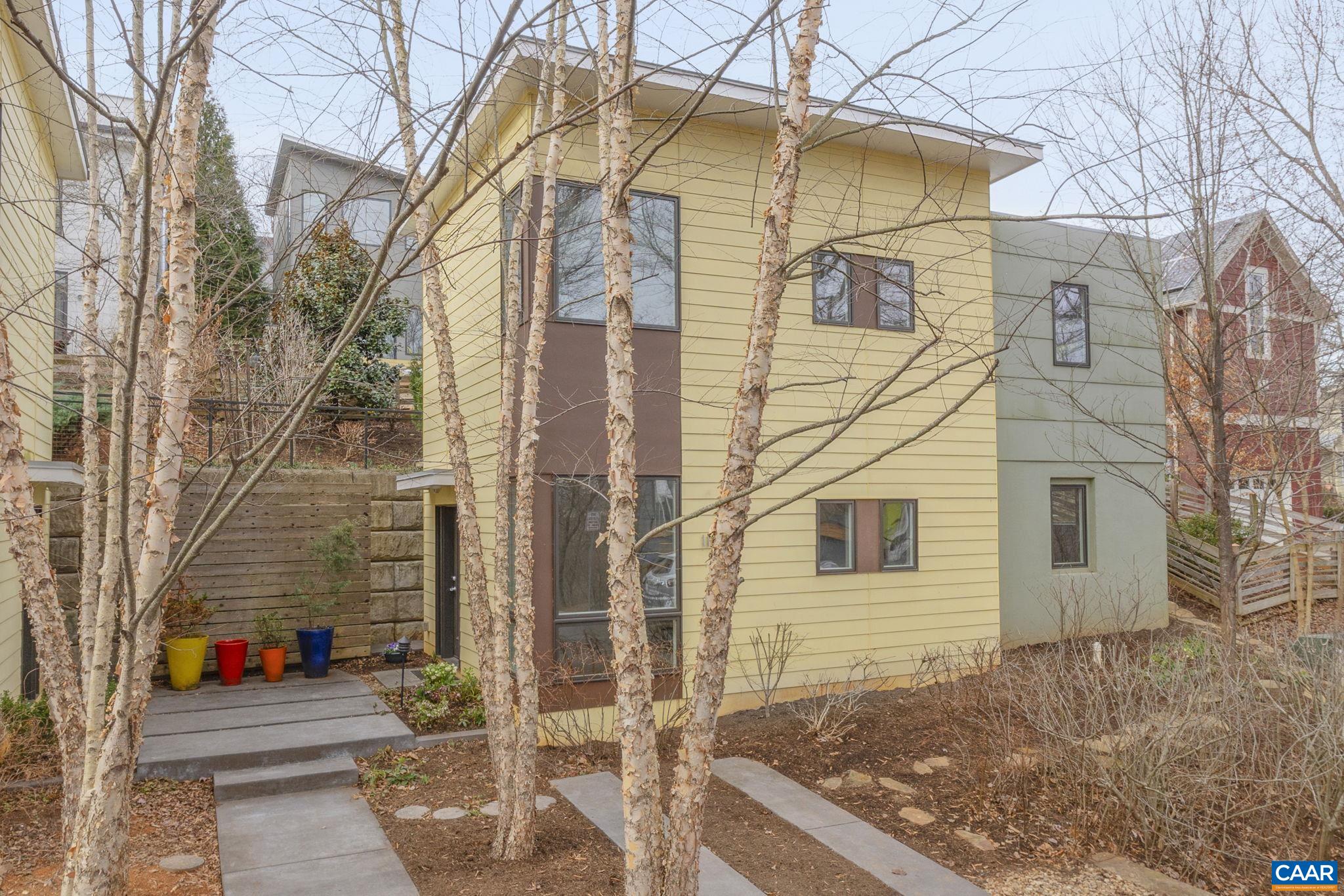 111 Riverbluff Cir