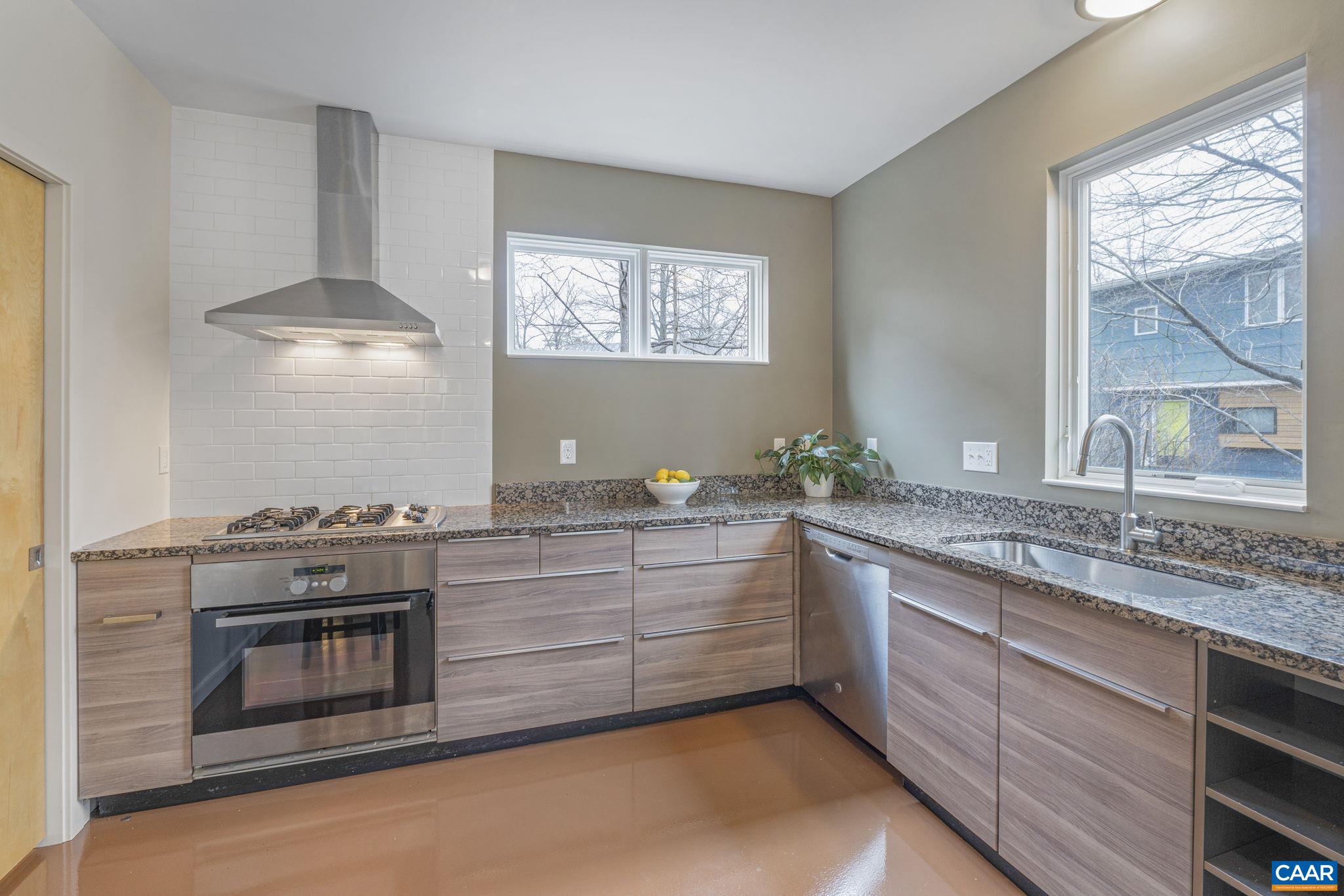 111 Riverbluff Cir