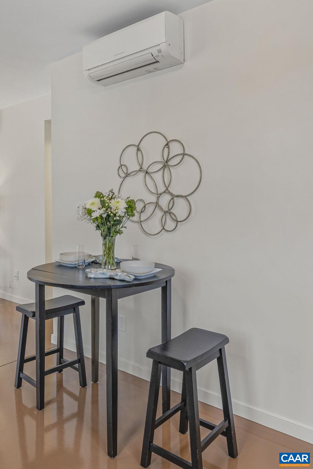 111 Riverbluff Cir