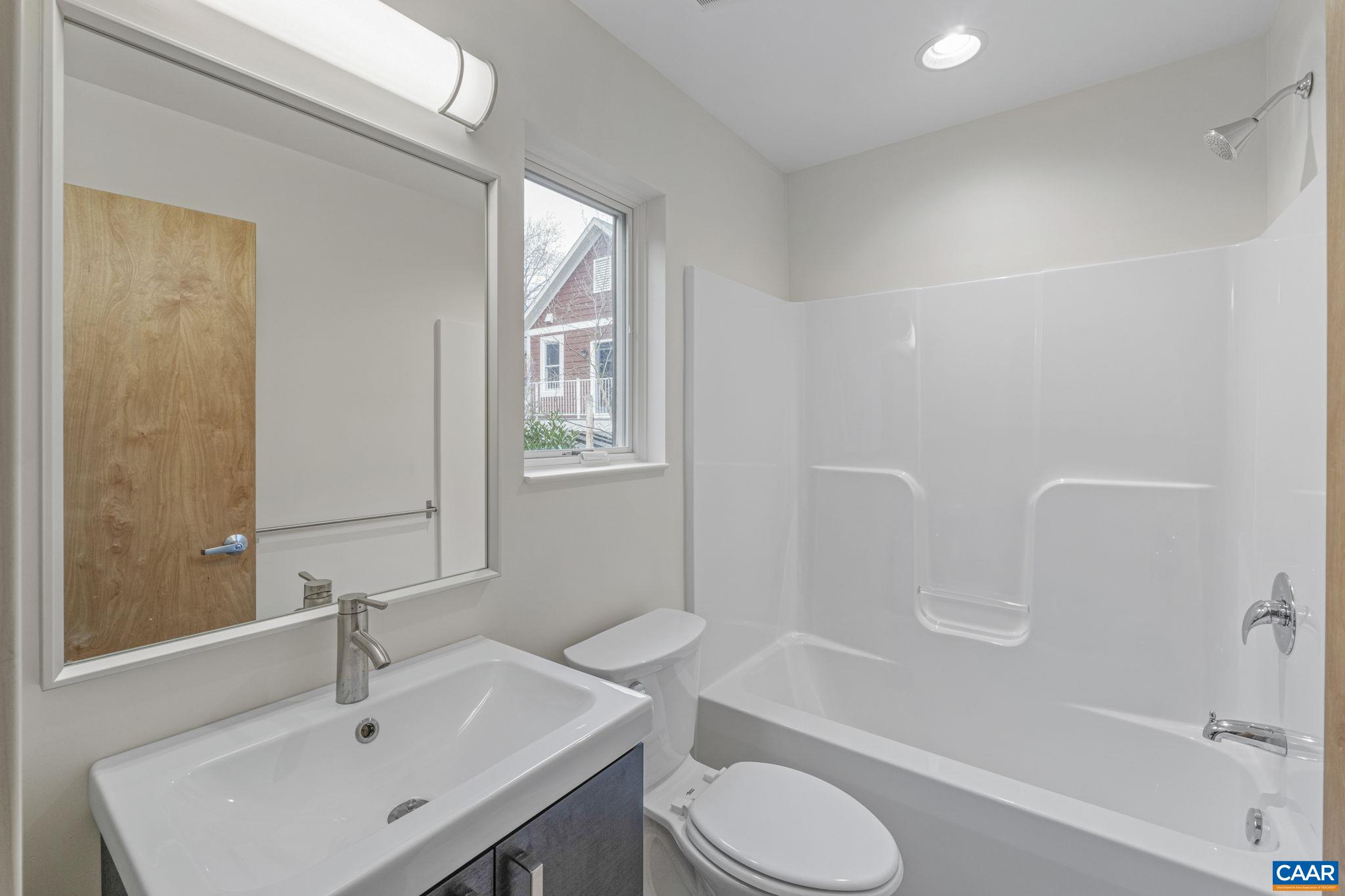 111 Riverbluff Cir