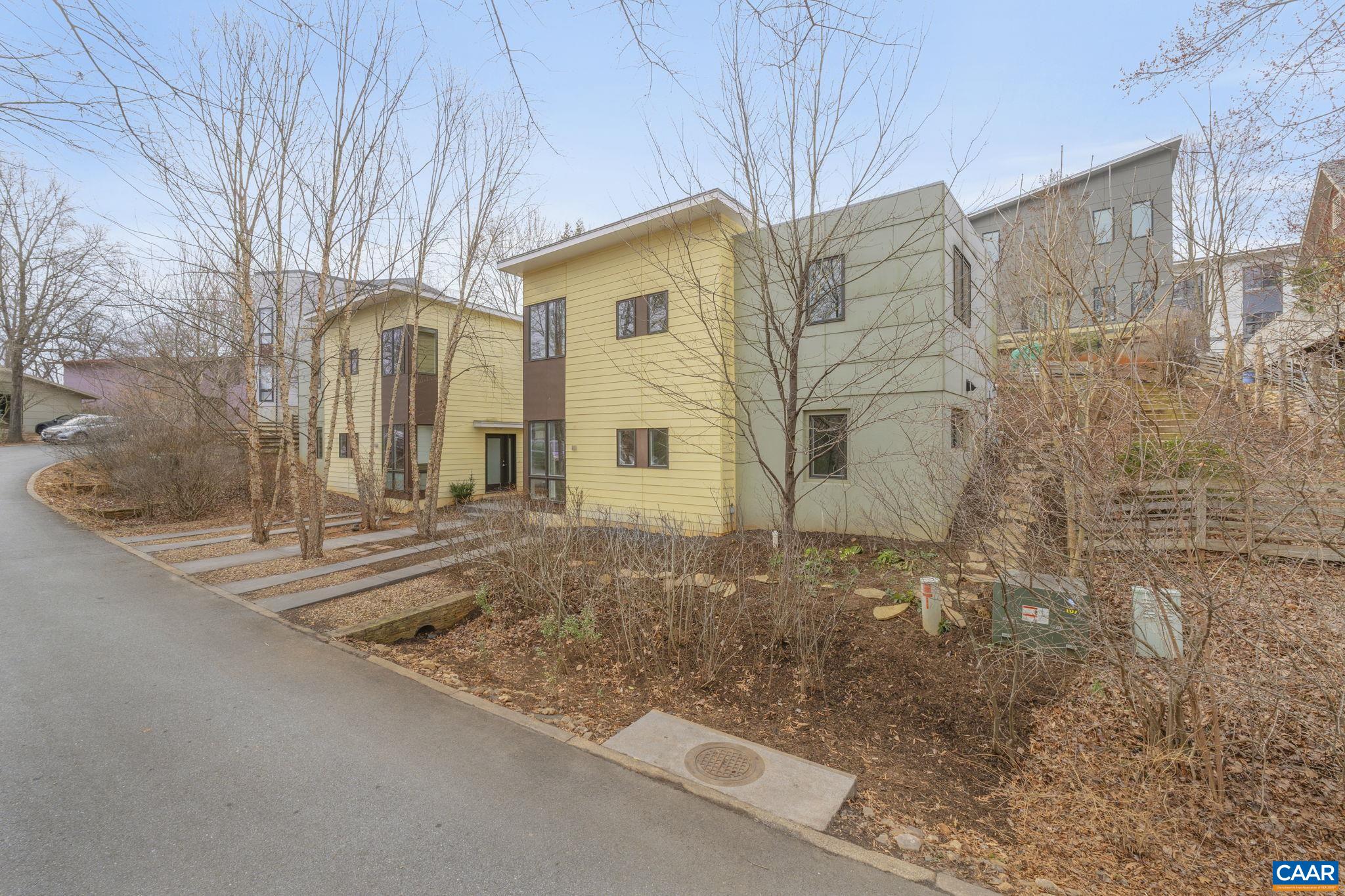 111 Riverbluff Cir
