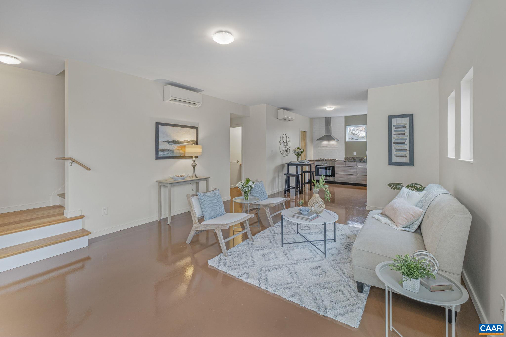 111 Riverbluff Cir