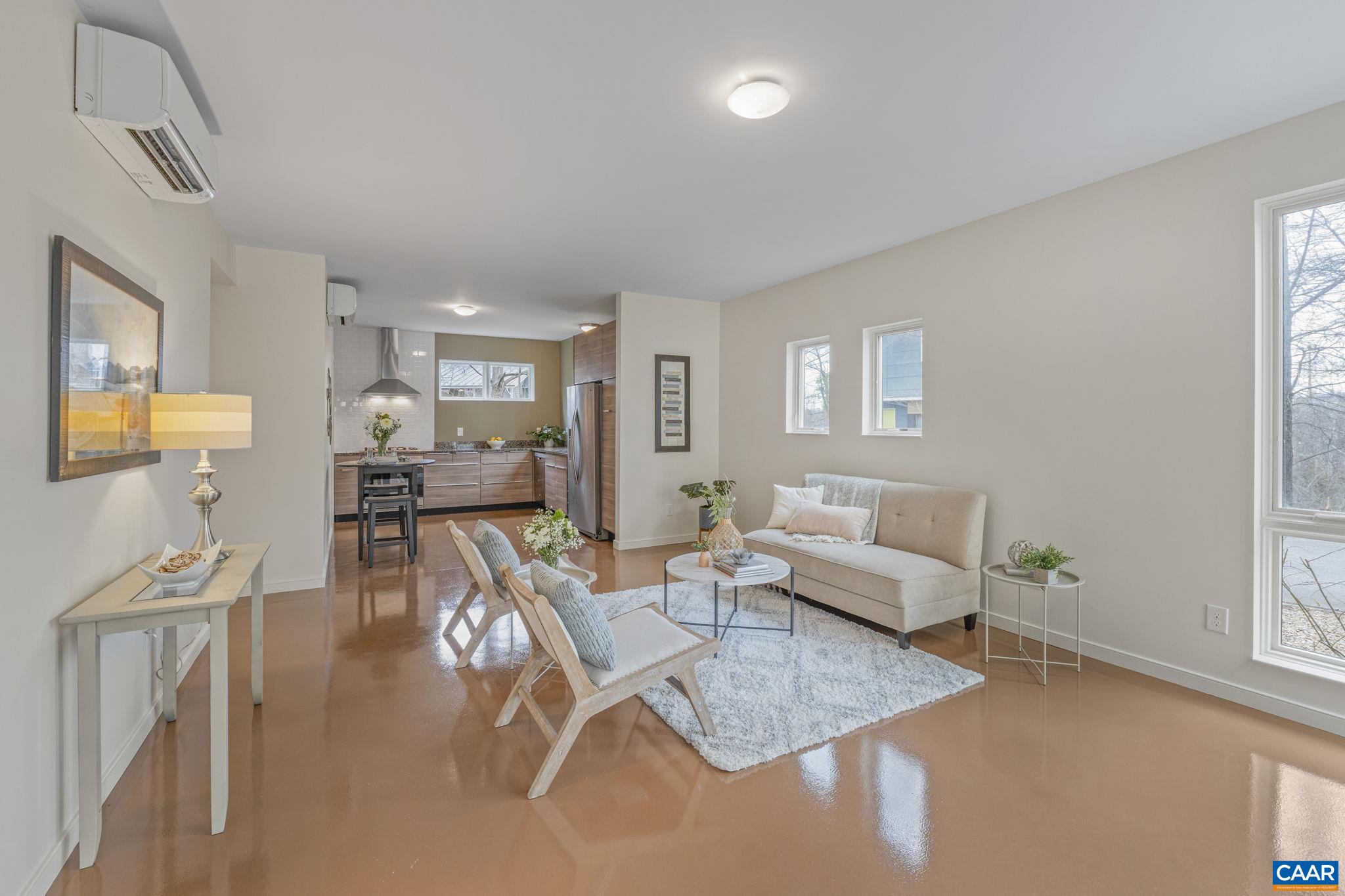 111 Riverbluff Cir