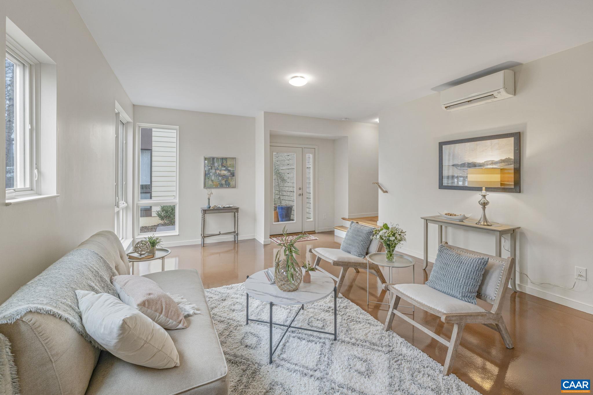 111 Riverbluff Cir