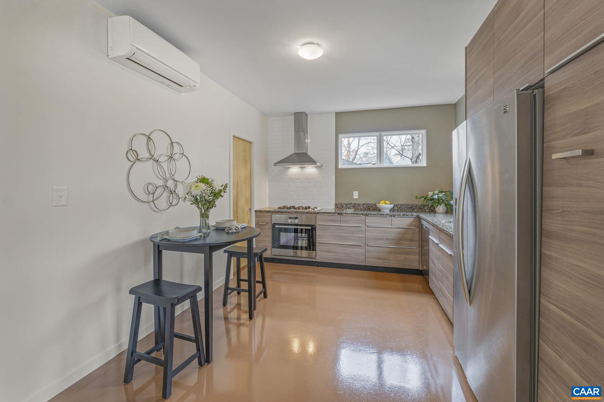 111 Riverbluff Cir