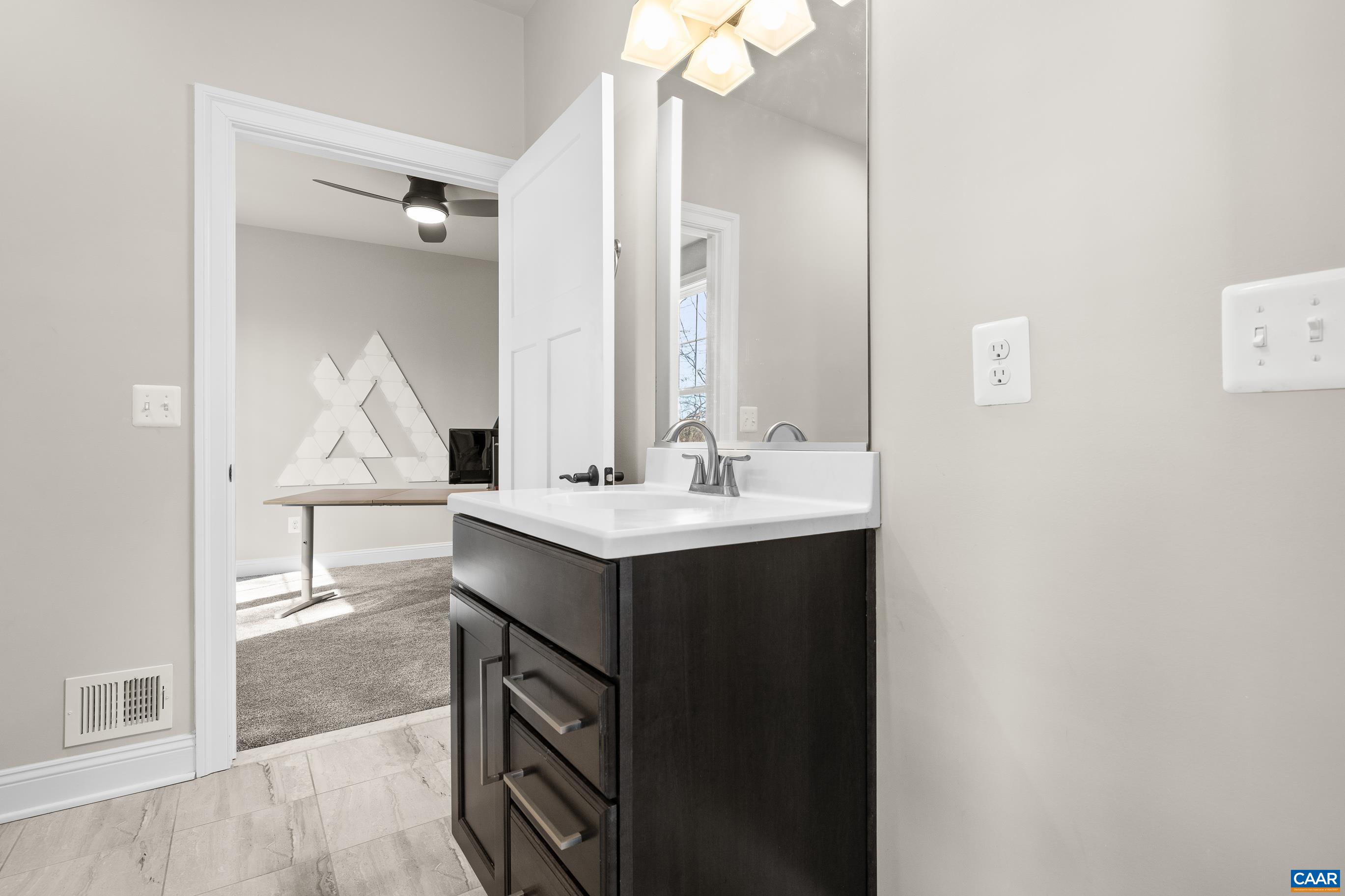 103 Pleasantview Ct