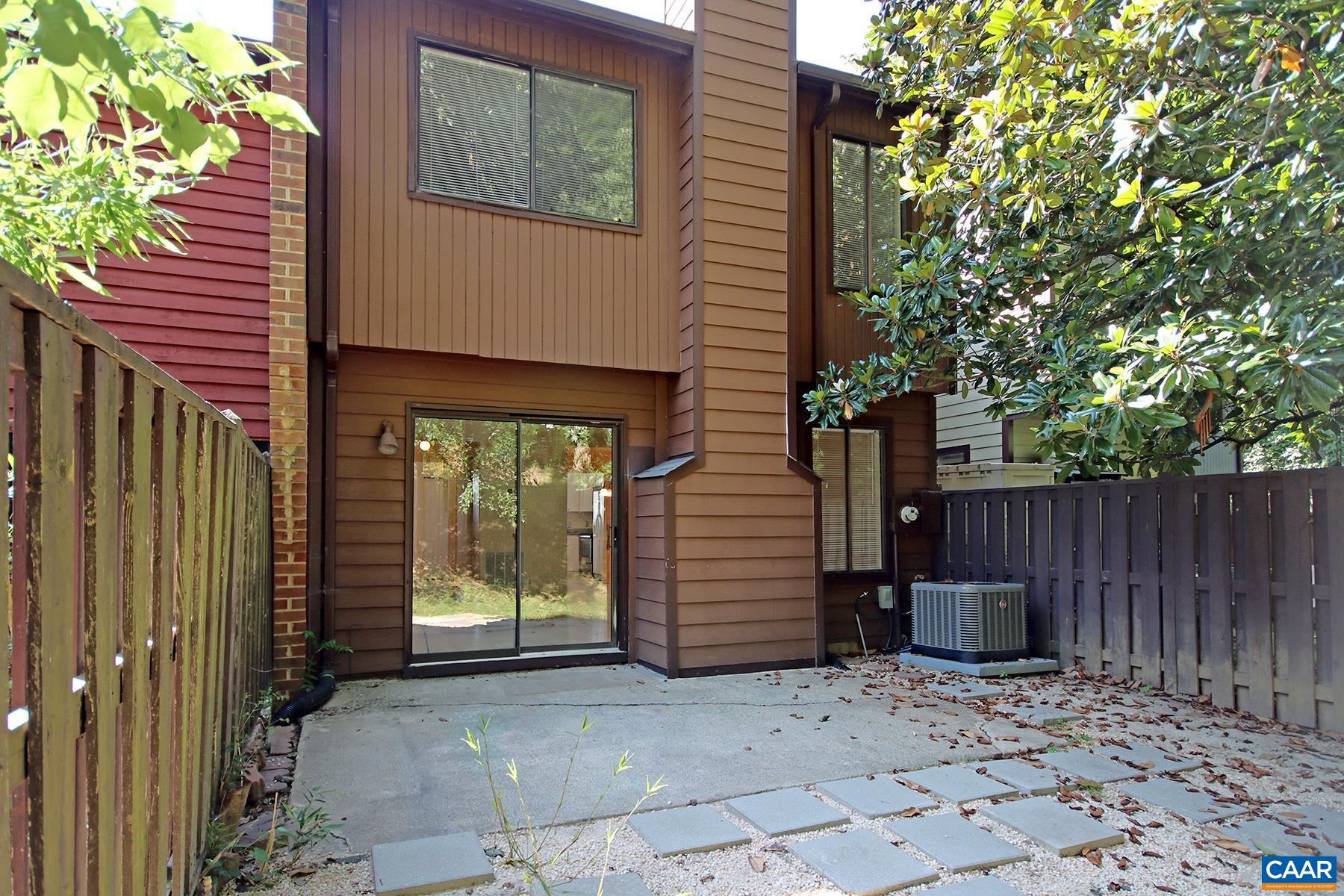 943 Southampton Dr