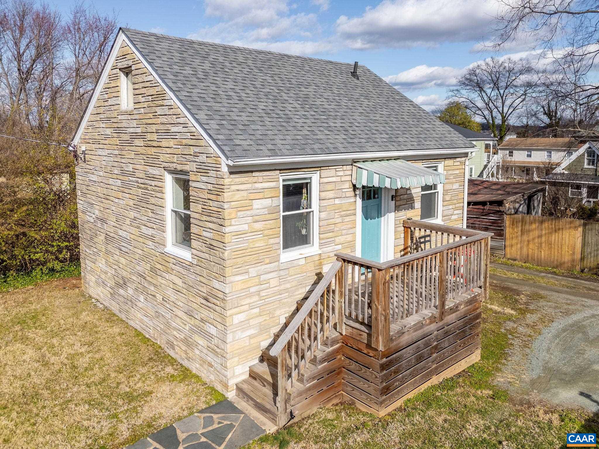 140 Goodman St
